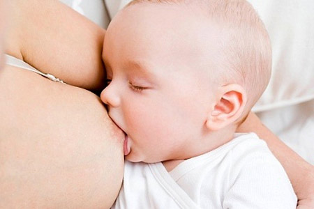 Bú mẹ và cách làm tăng lượng sữa